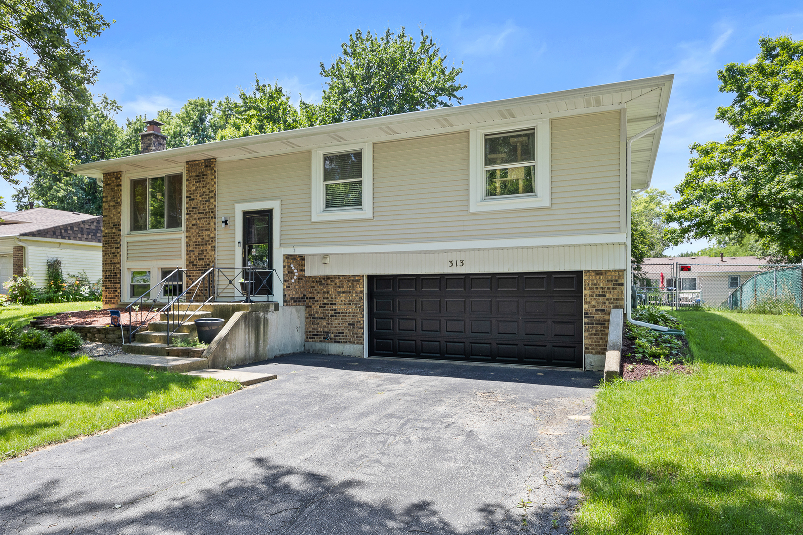 313 Bedford Road Bolingbrook, IL 60440 - Photo 3 of 38
