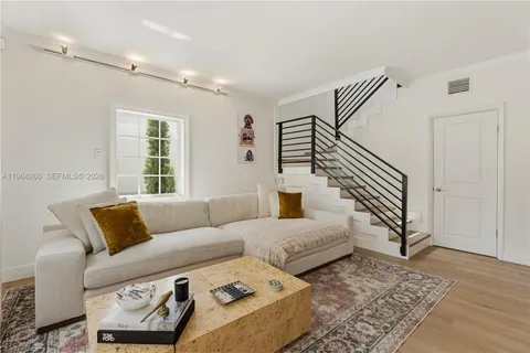$1,099,000 | 261 Navarre Avenue, Unit B1, Coral Gables, FL 33134