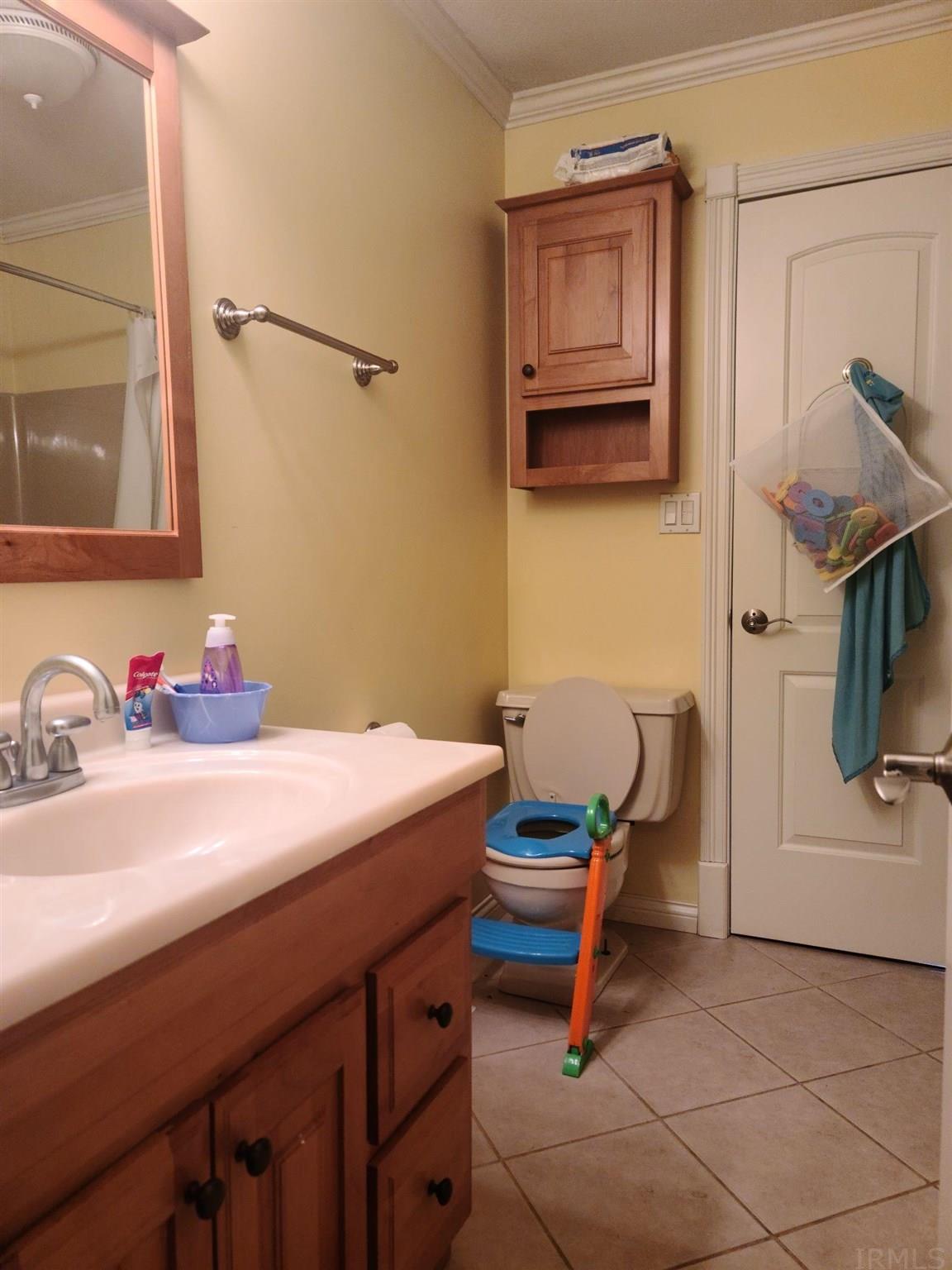 210 Country Court Road Loogootee, IN 47553 - Photo 12 of 28 Gallery Image 12