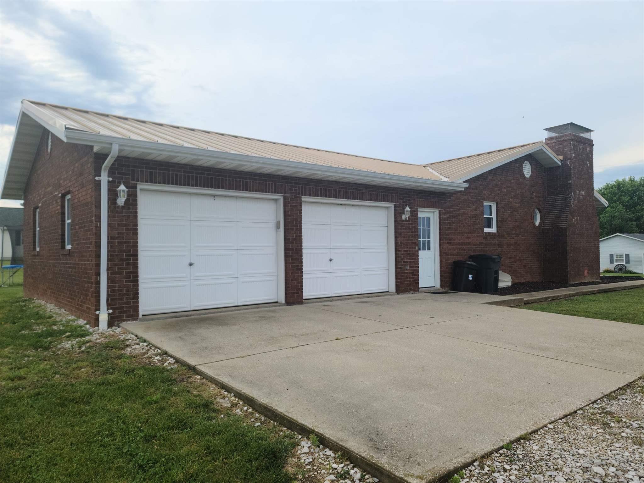 210 Country Court Road Loogootee, IN 47553 - Photo 2 of 28 Gallery Image 2