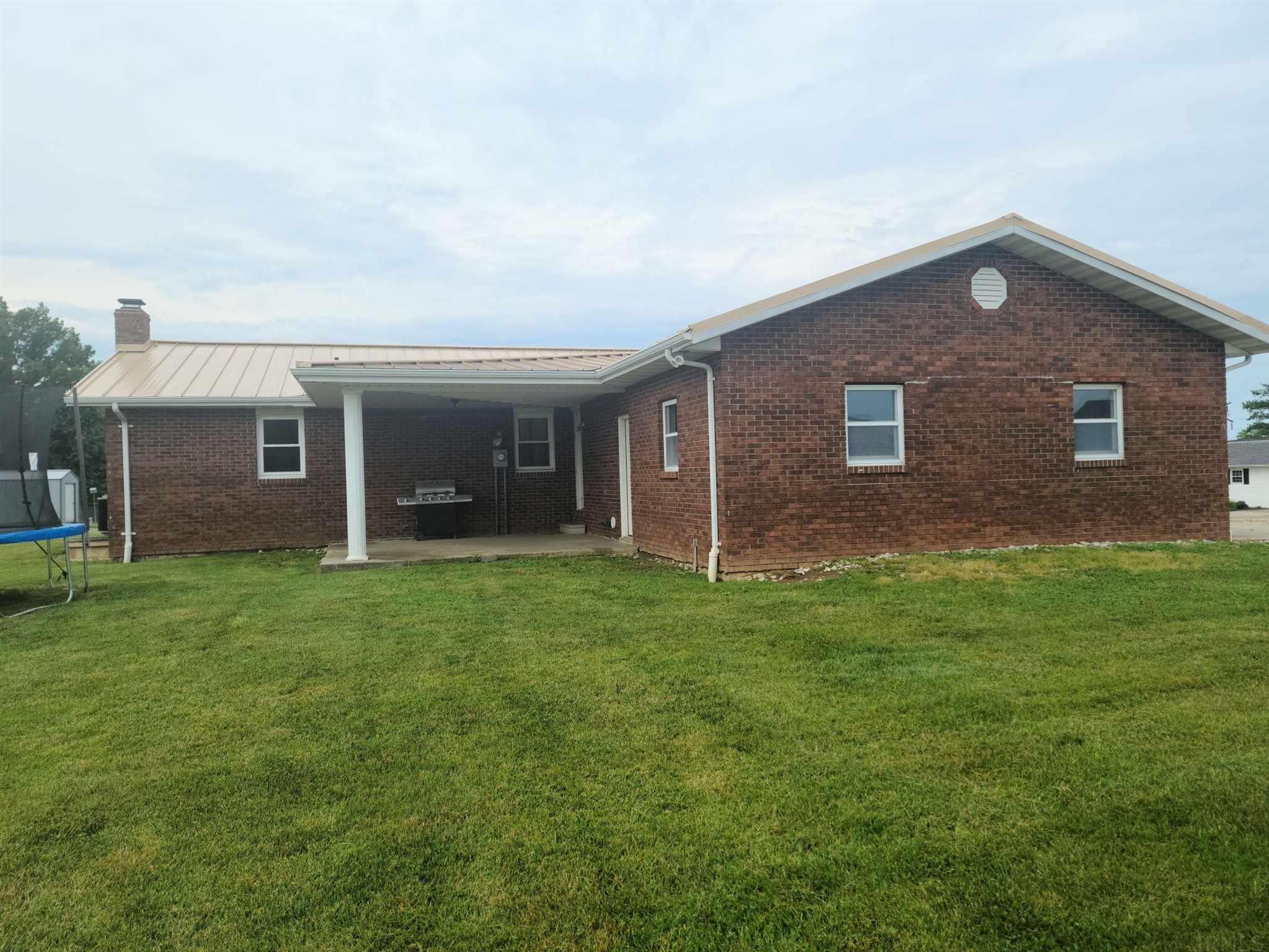 210 Country Court Road Loogootee, IN 47553 - Photo 3 of 28 Gallery Image 3