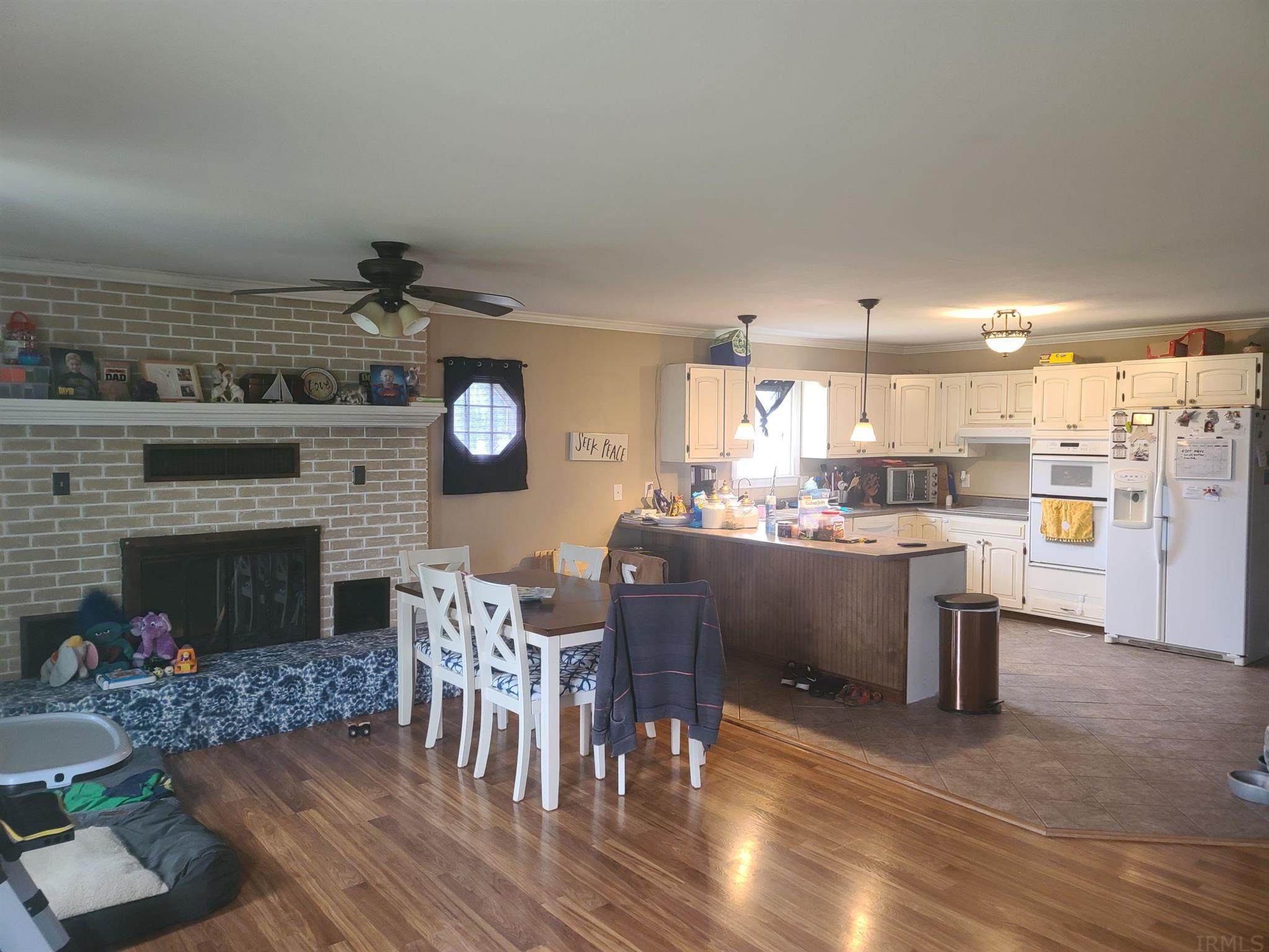 210 Country Court Road Loogootee, IN 47553 - Photo 6 of 28 Gallery Image 6