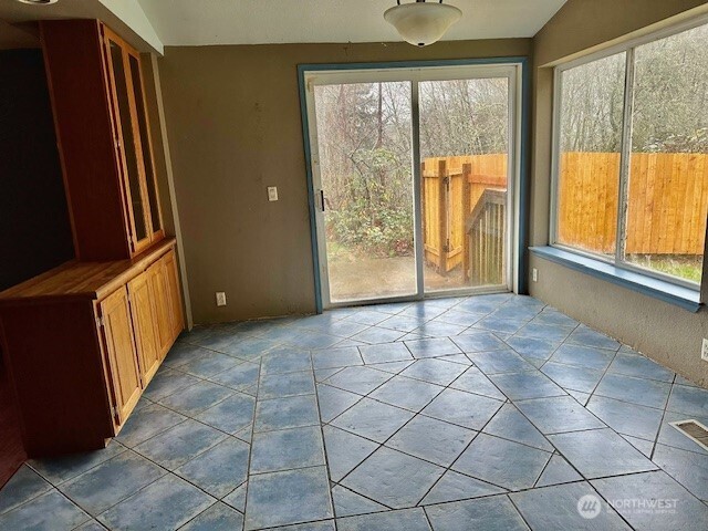 210 Pilgrim Road Castle Rock, WA 98611 - Photo 3 of 22 Gallery Image 3
