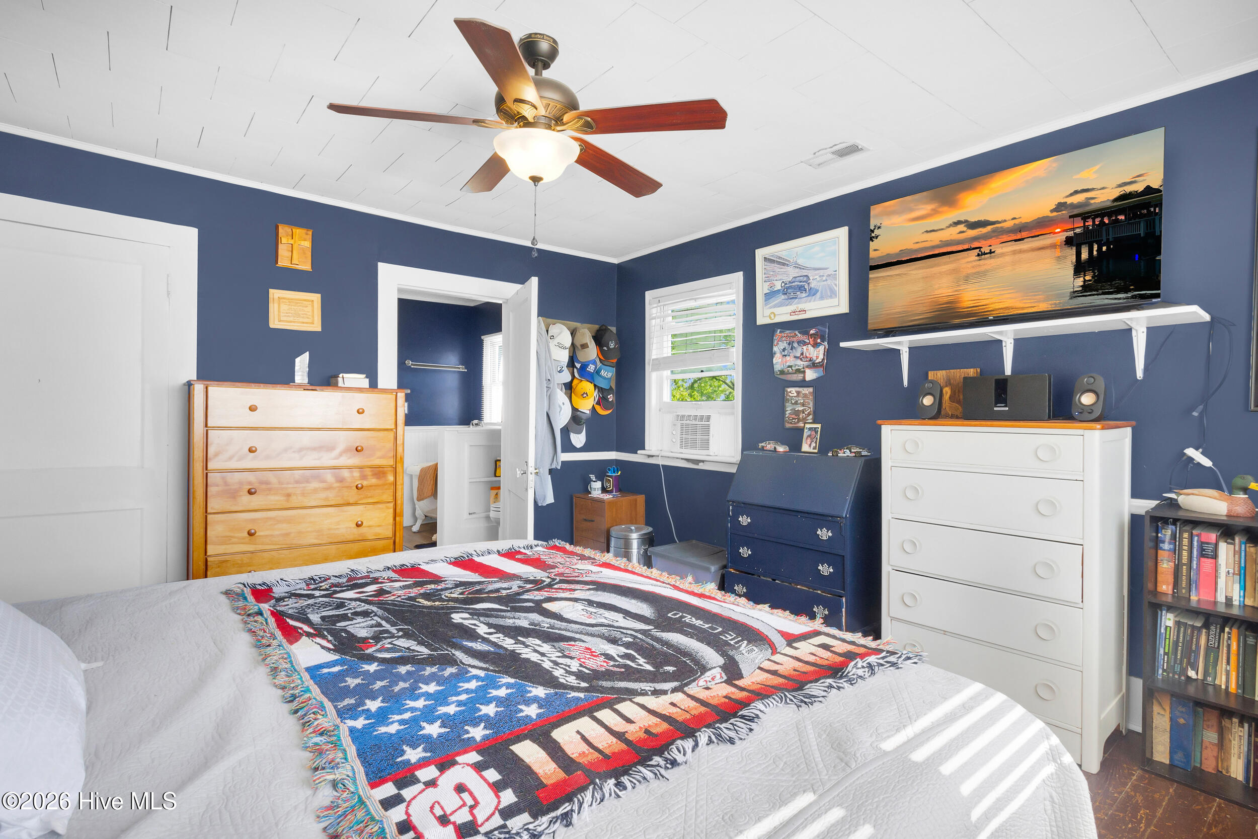 76 2nd Street Vandemere, NC 28587 - Photo 24 of 63 Owners Suite