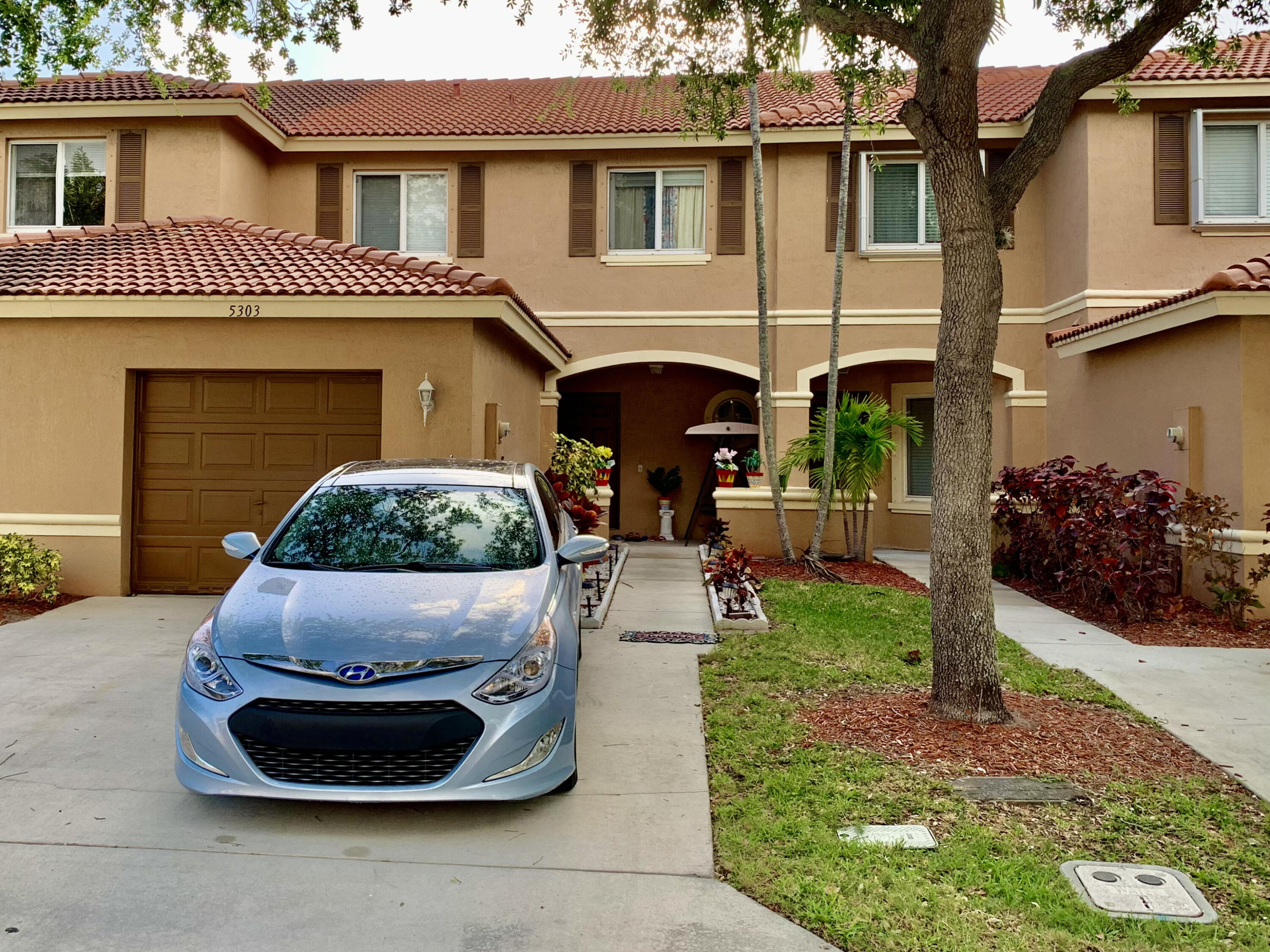 5303 Crossing Rocks Court Riviera Beach, FL 33407 - Photo 4 of 38 Driveway