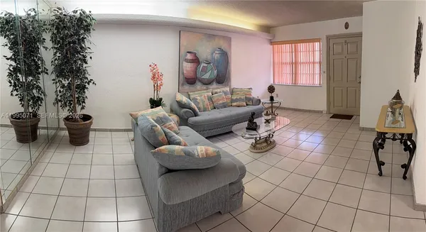 $475,000 | 7725 West 10th Avenue, Hialeah, FL 33014