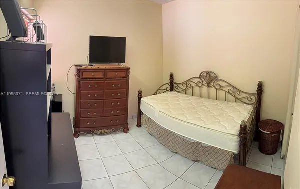 $475,000 | 7725 West 10th Avenue, Hialeah, FL 33014