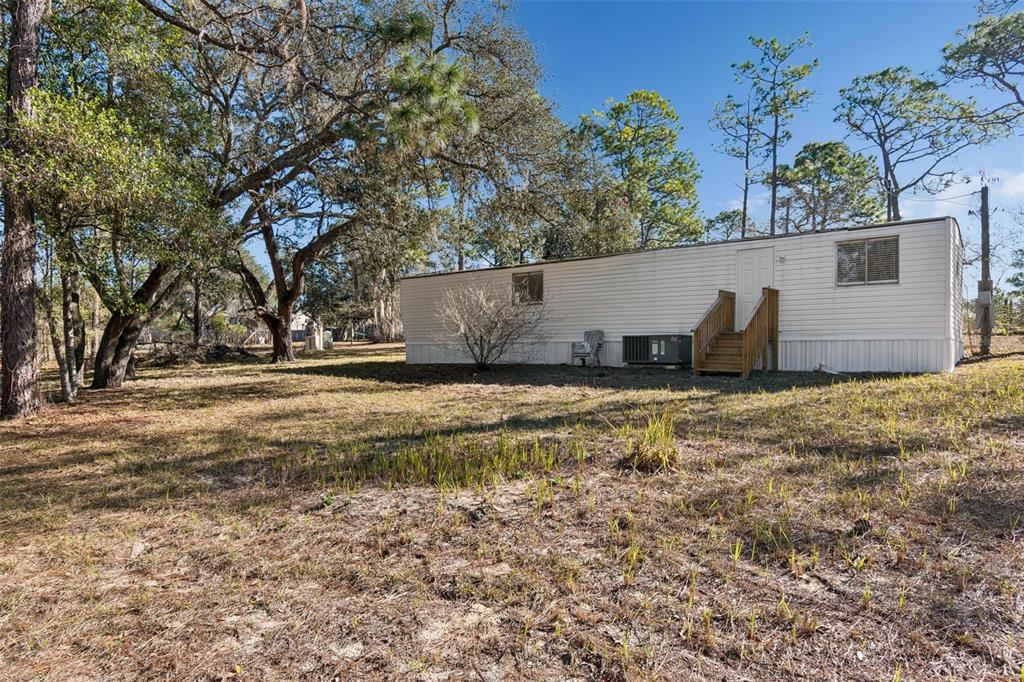 5464 South Wilson Point Homosassa, FL 34446 - Photo 37 of 39 a view of a backyard