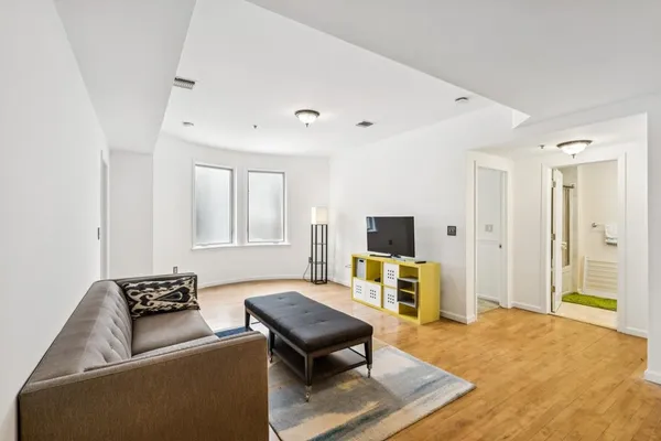 $2,880 | 515 Gregory Avenue, Unit 3, Weehawken, NJ 07086