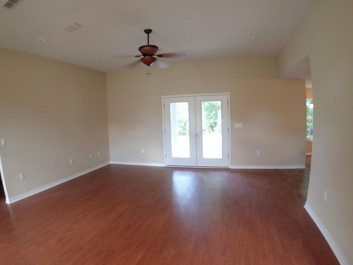 5821 Flamingo Road Crestview, FL 32539 - Photo 3 of 18 05-P6152587-001