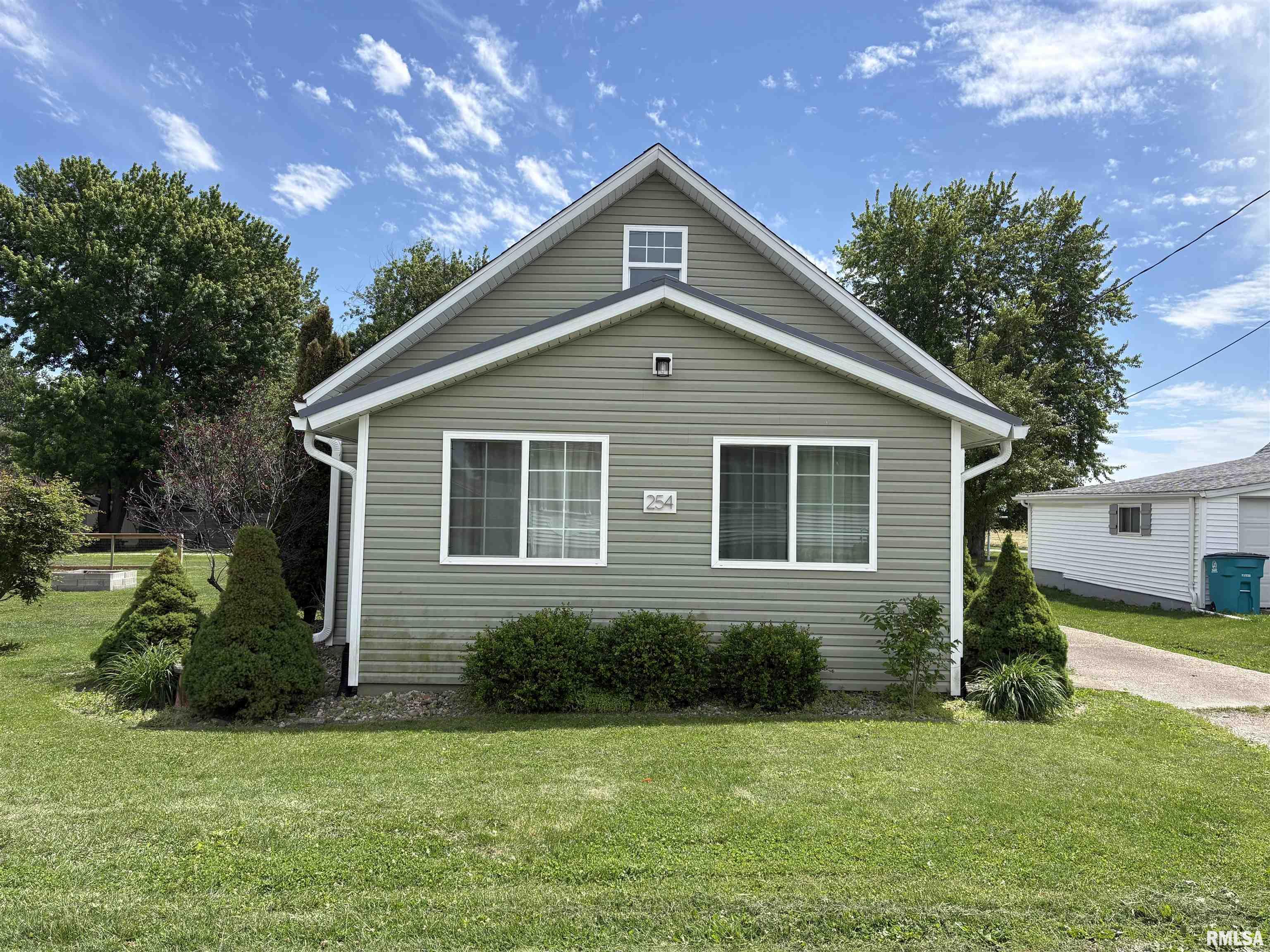 254 5th Street Dunfermline, IL 61524 - Photo 1 of 46
