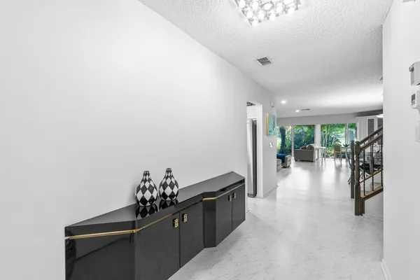 $5,000 | 27 Southport Lane, Unit C, Boynton Beach, FL 33436