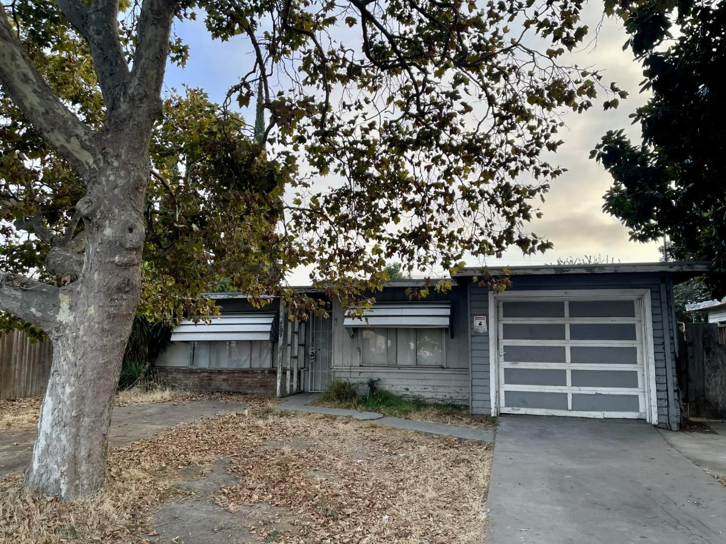 740 South White Road San Jose, CA 95127 - Photo 4 of 6 a house with a tree in the background