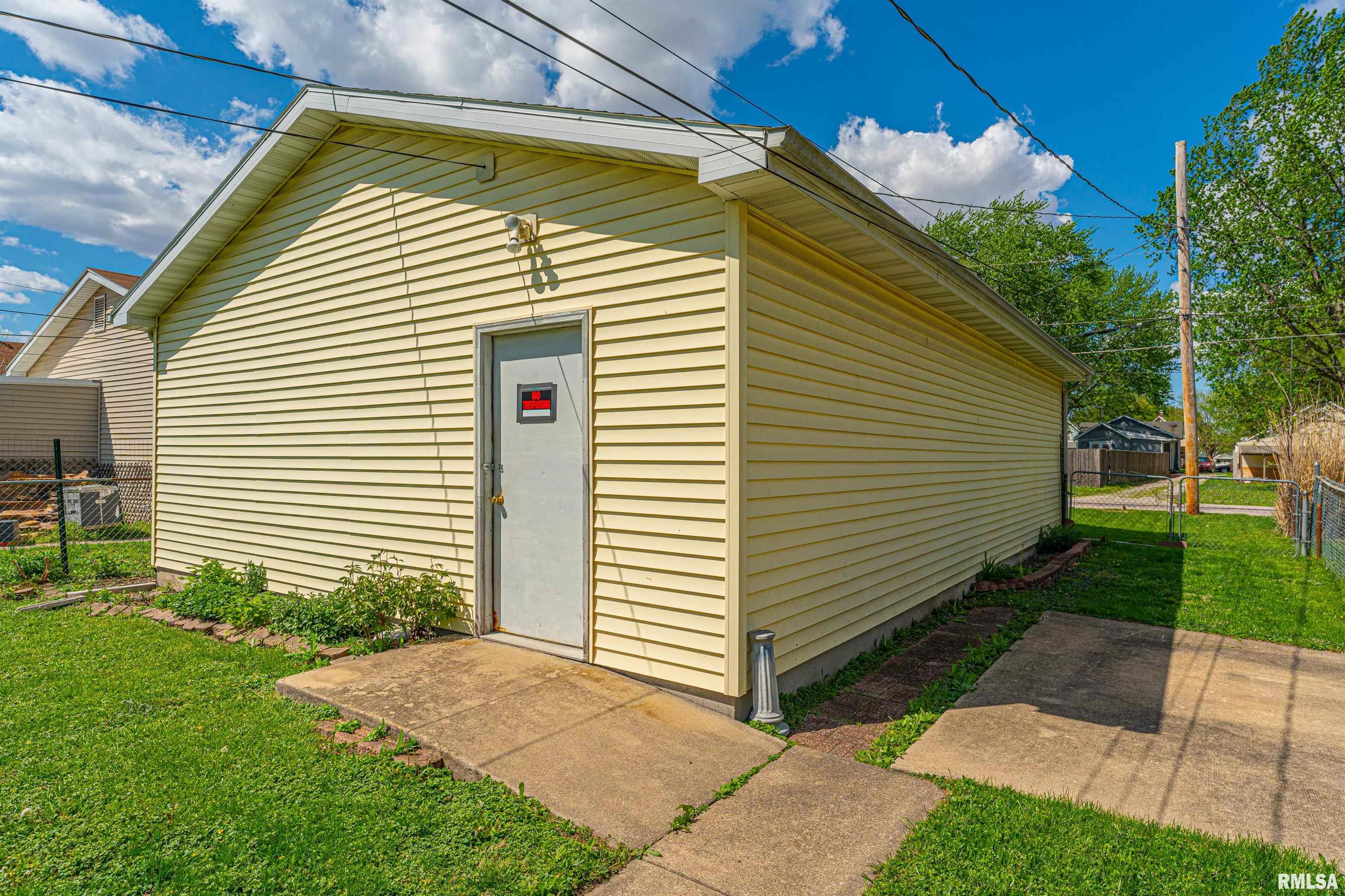 640 7th Street Lincoln, IL 62656 - Photo 24 of 27