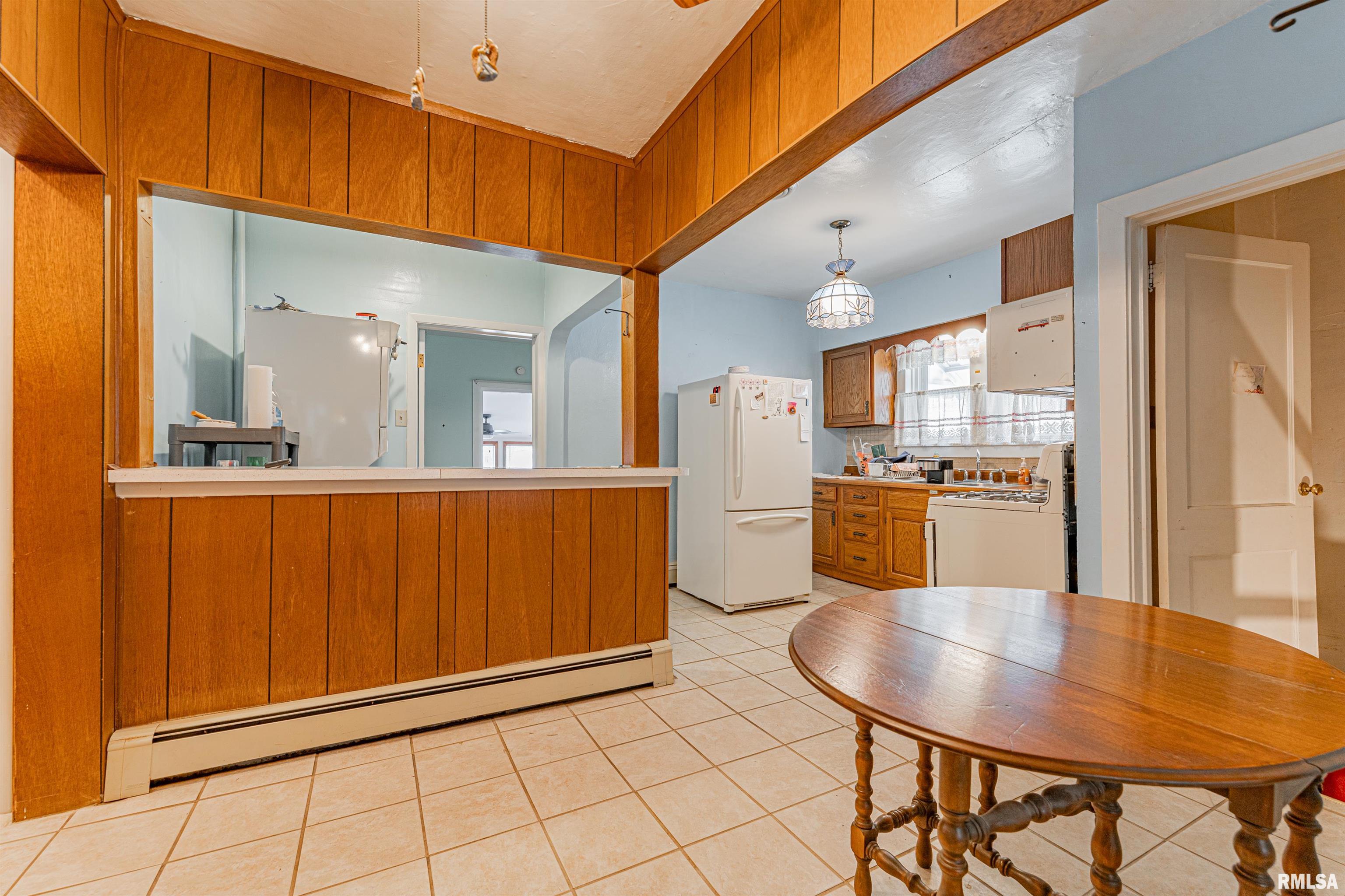 640 7th Street Lincoln, IL 62656 - Photo 5 of 27