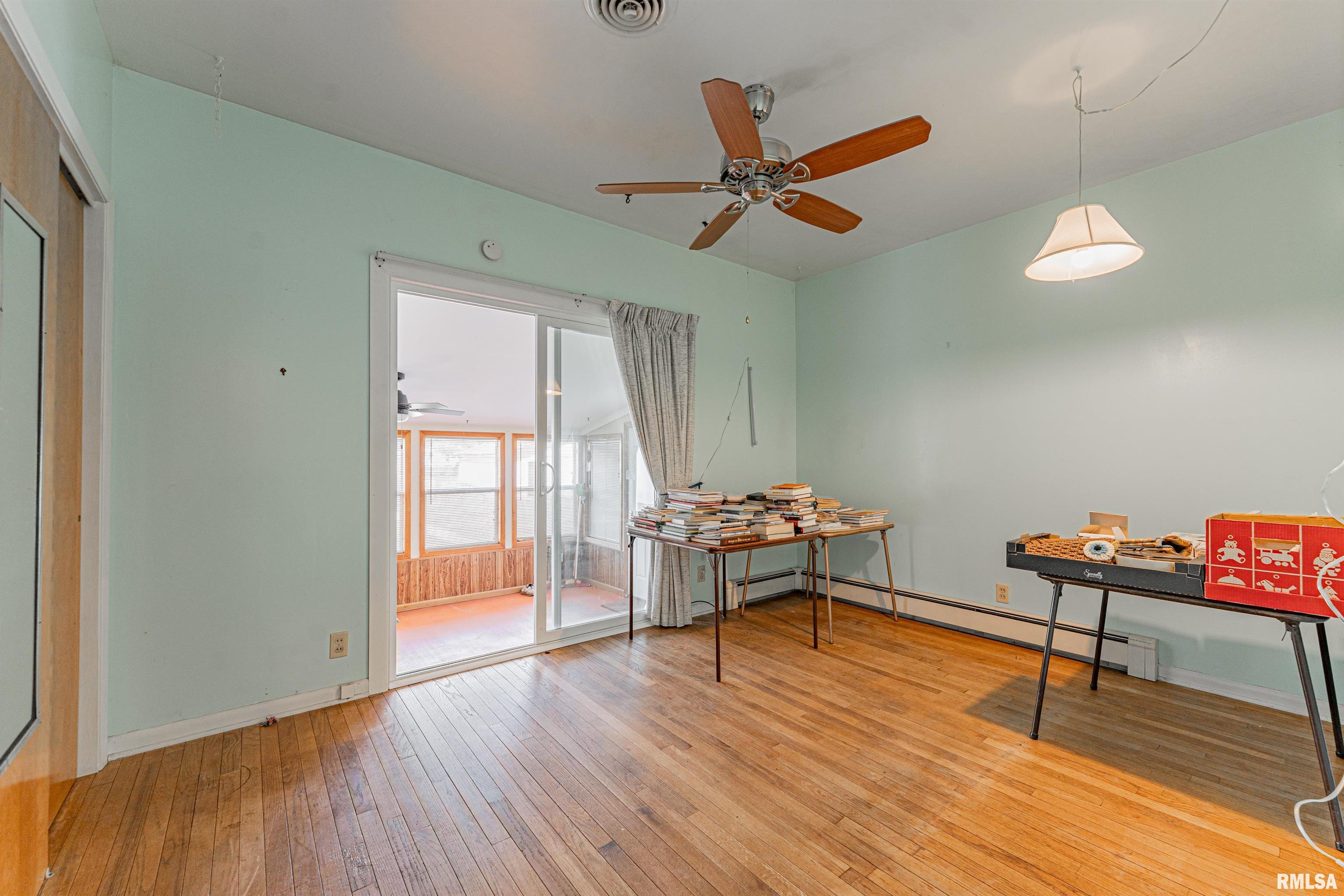 640 7th Street Lincoln, IL 62656 - Photo 9 of 27