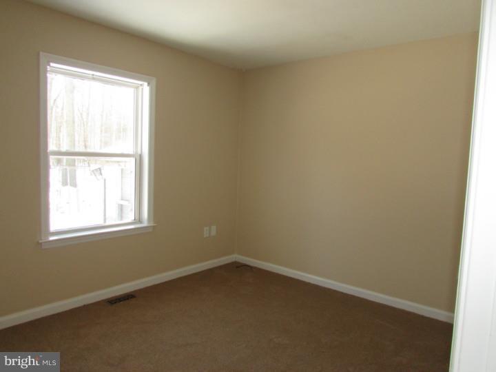 2068 White Oak Road Dover, DE 19901 - Photo 12 of 18 Bedroom 3