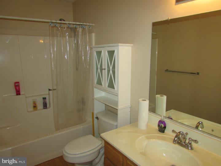 2068 White Oak Road Dover, DE 19901 - Photo 14 of 18 Bathroom