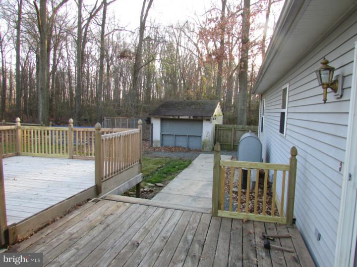 2068 White Oak Road Dover, DE 19901 - Photo 16 of 18 Deck