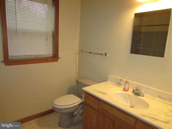 2068 White Oak Road Dover, DE 19901 - Photo 10 of 18 Bedroom - Main