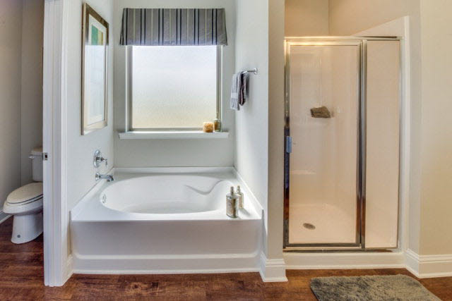 10511 Dunmore Drive Daphne, AL 36526 - Photo 11 of 25 Master Bath