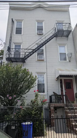 $1,200,000 | 720 14th Street, Unit 6, Union City, NJ 07087