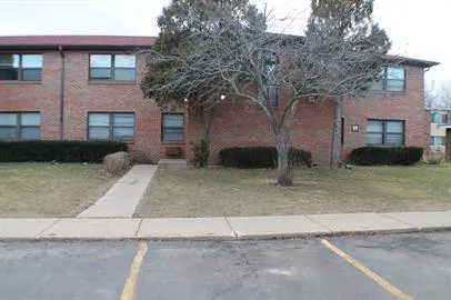 $1,400 | 2902 31st Street, Unit 3, Zion, IL 60099