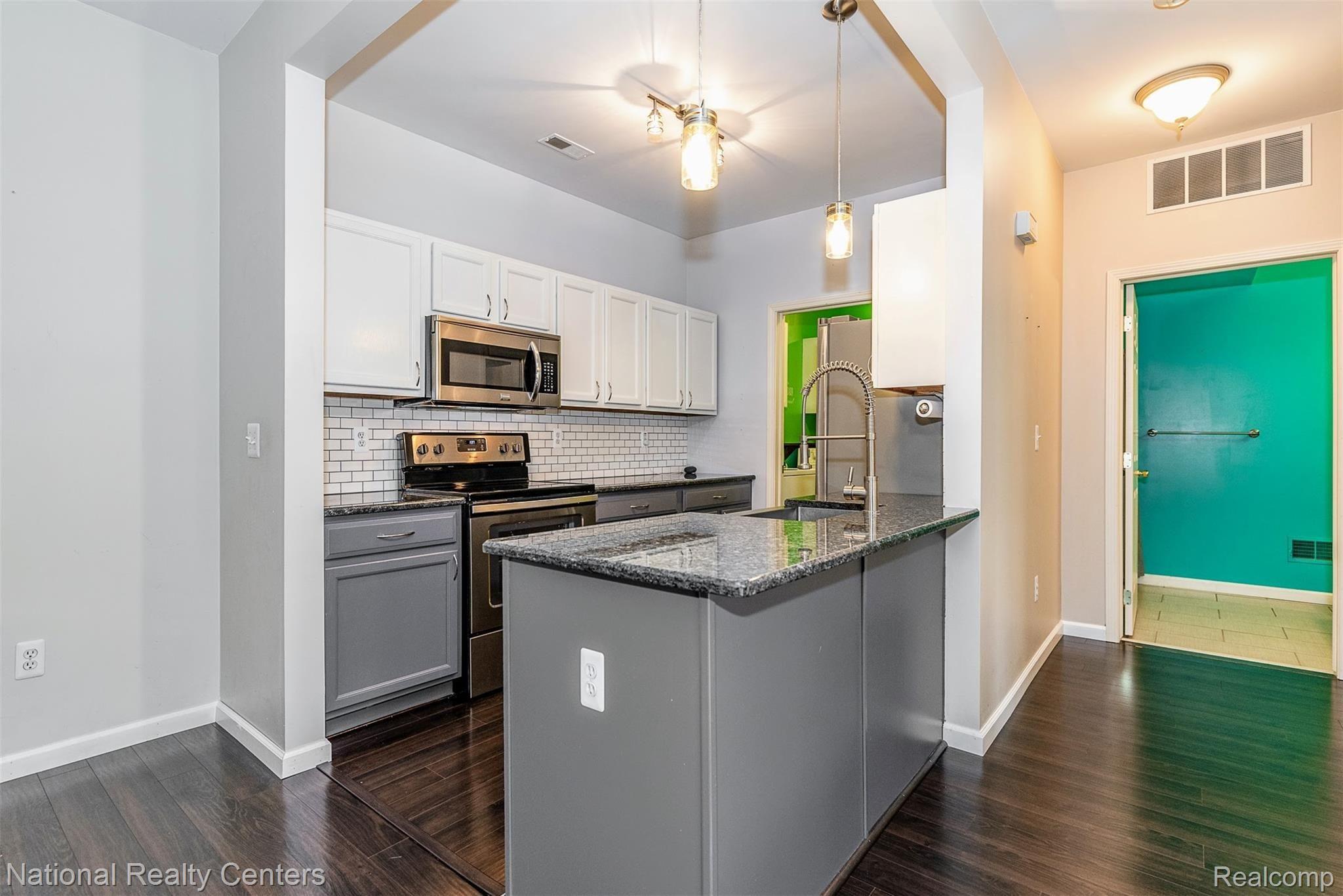 11740 Farmington Road Livonia, MI 48150 - Photo 15 of 31 Gorgeous updated kitchen.