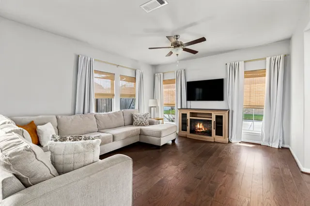 $2,300 | 31130 Mahogany Fir Trail, Hockley, TX 77447