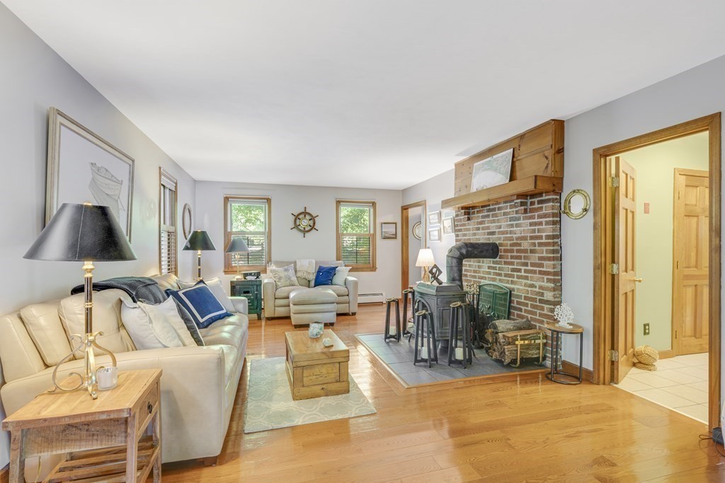 66 Middle Road Amesbury, MA 01913 - Photo 12 of 28