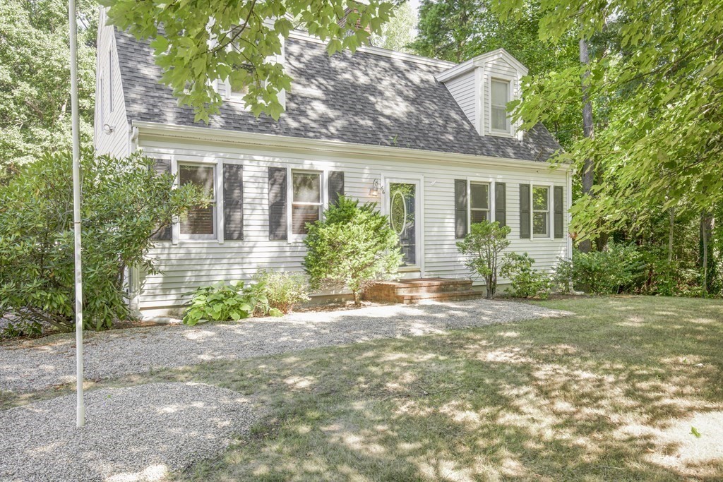 66 Middle Road Amesbury, MA 01913 - Photo 2 of 28