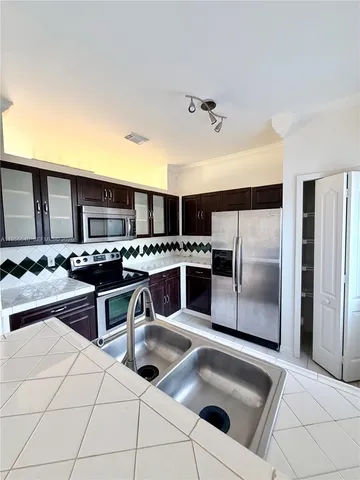 $2,850 | Three Lakes, Miami, FL 33186