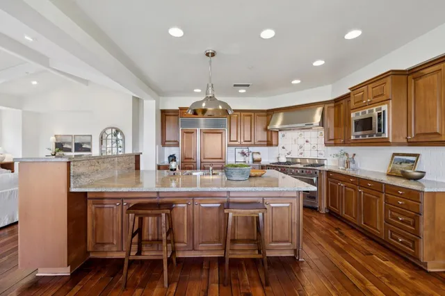 $4,498,000 | 1450 Lakeview Court, San Martin, CA 95046