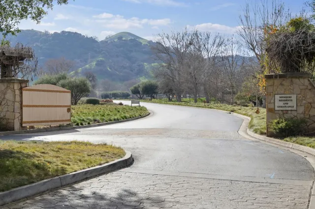 $4,498,000 | 1450 Lakeview Court, San Martin, CA 95046