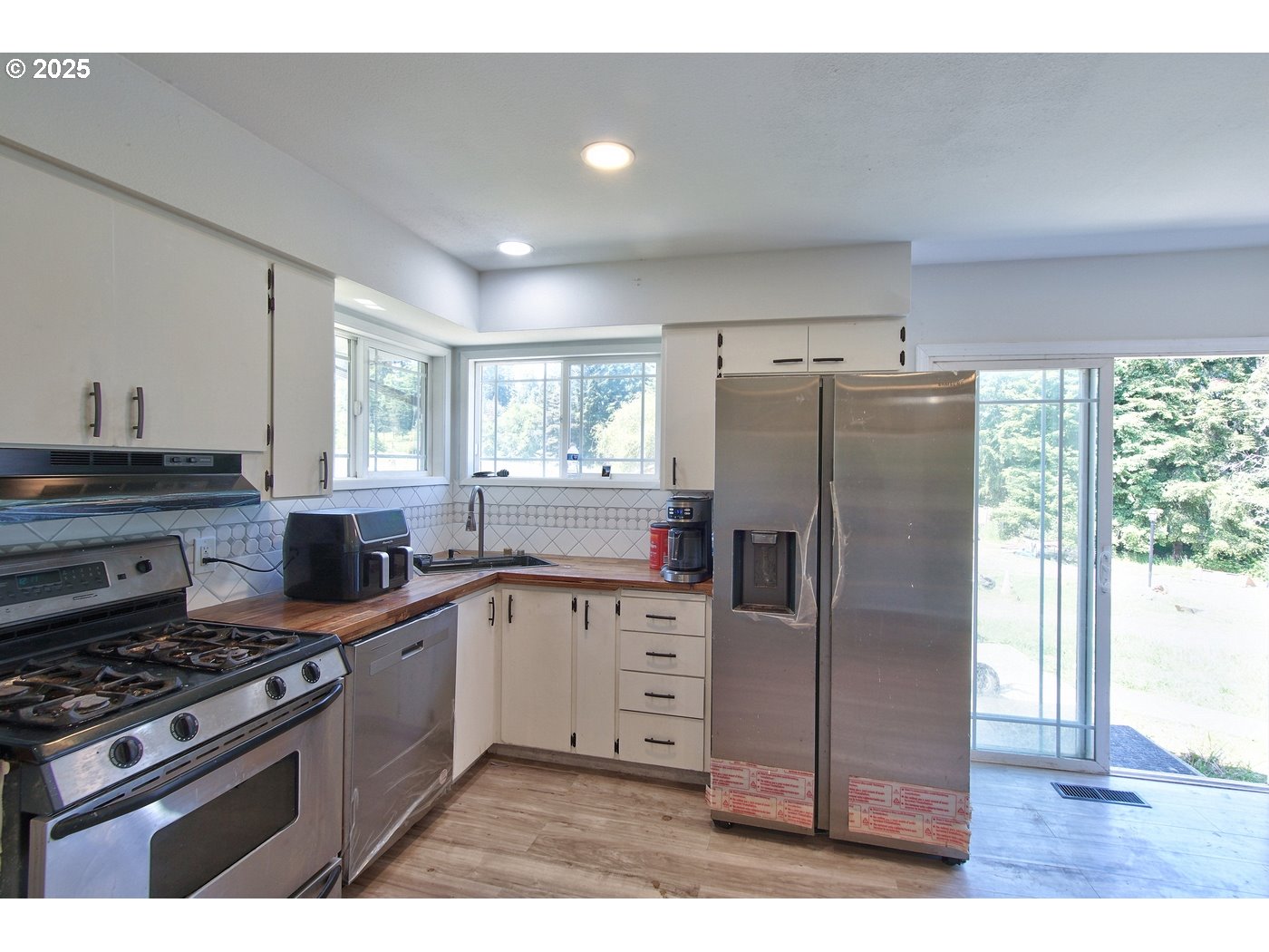 27038 Old Rainier Road Rainier, OR 97048 - Photo 4 of 33