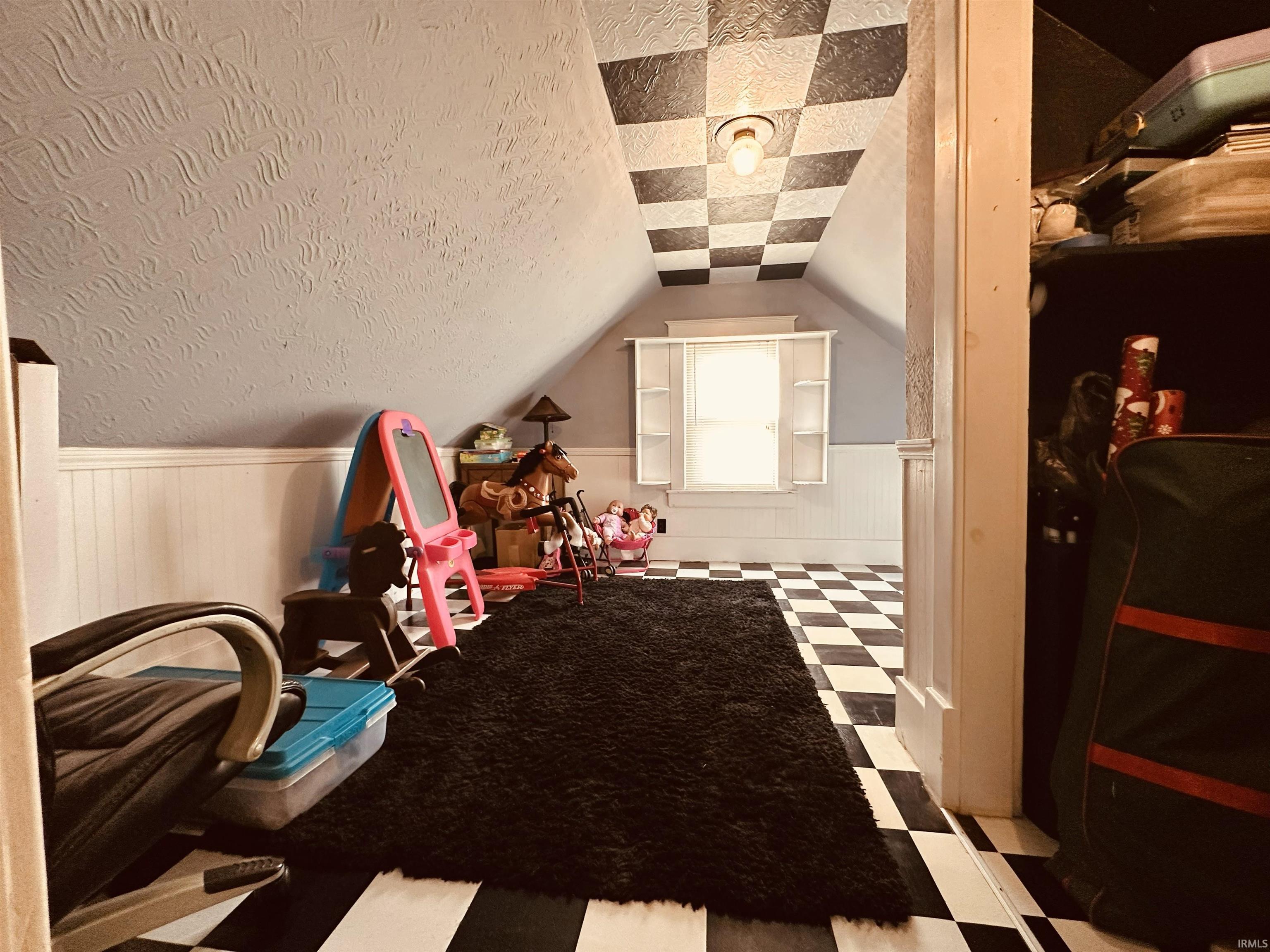 715 Southeast 2nd Street Washington, IN 47501 - Photo 21 of 27