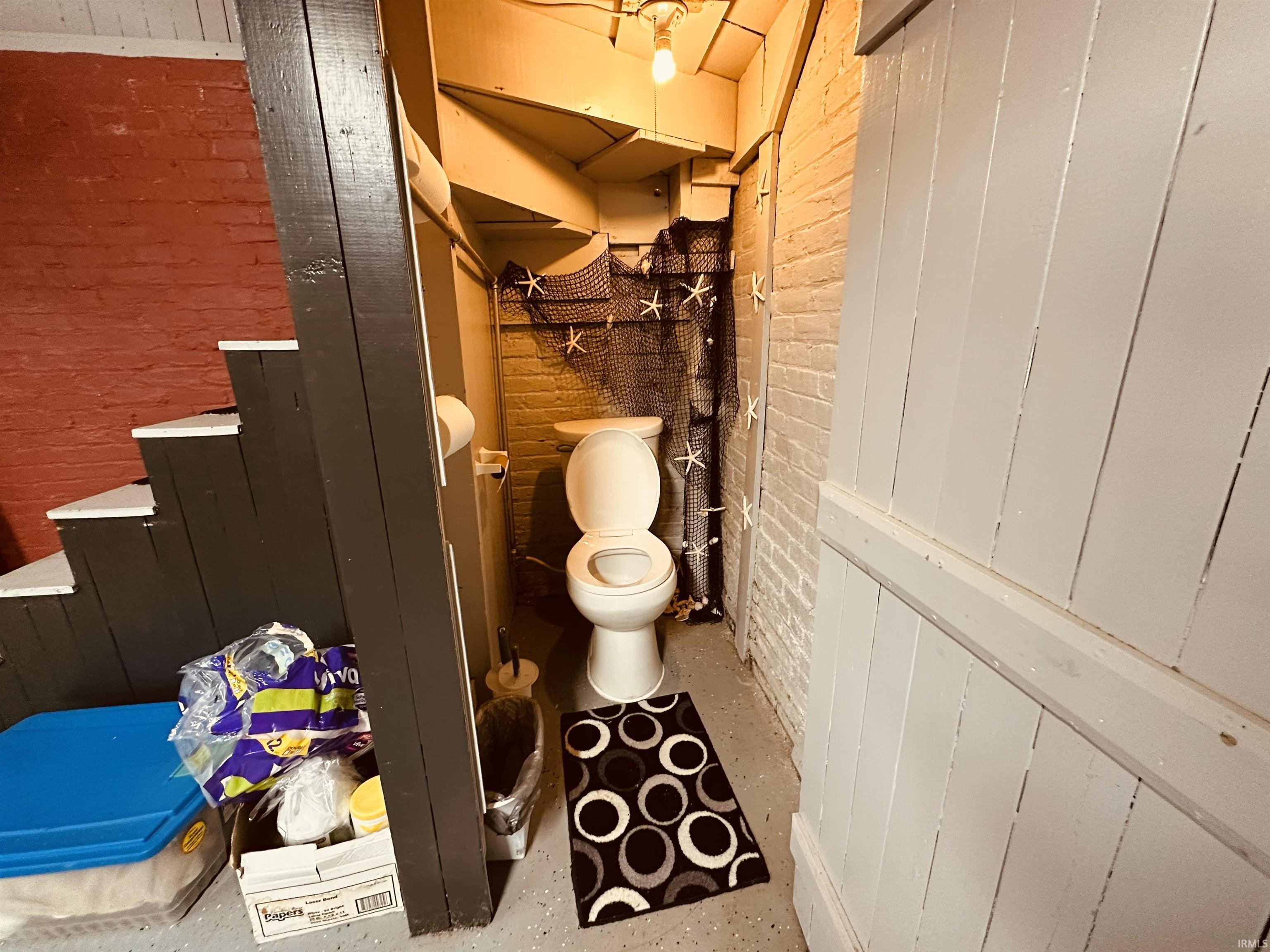 715 Southeast 2nd Street Washington, IN 47501 - Photo 23 of 27