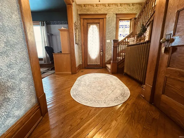 $289,500 | 715 Southeast 2nd Street, Washington, IN 47501