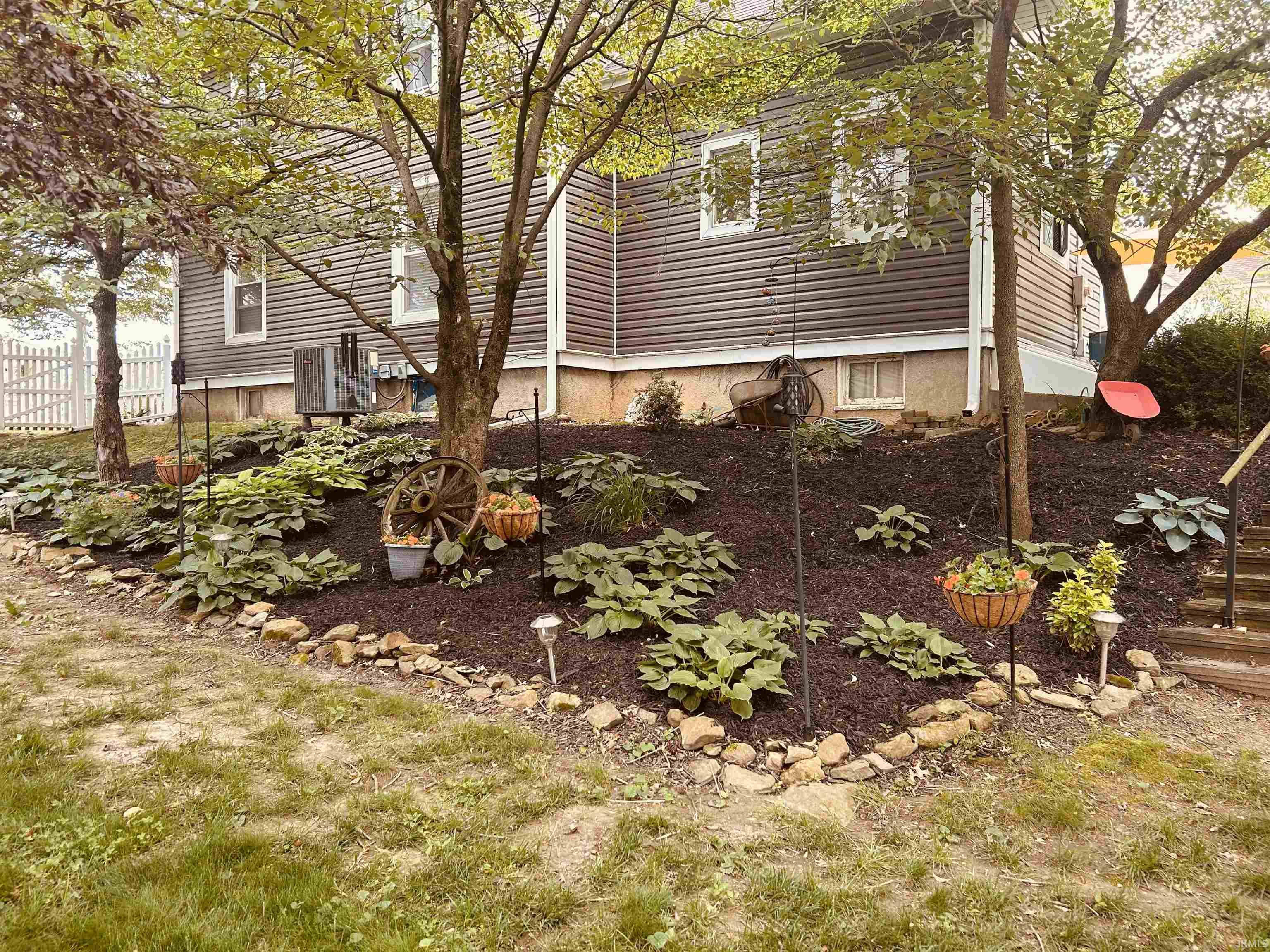 715 Southeast 2nd Street Washington, IN 47501 - Photo 3 of 27