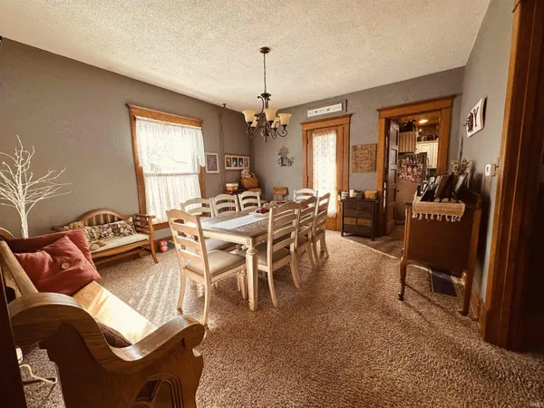 $289,500 | 715 Southeast 2nd Street, Washington, IN 47501