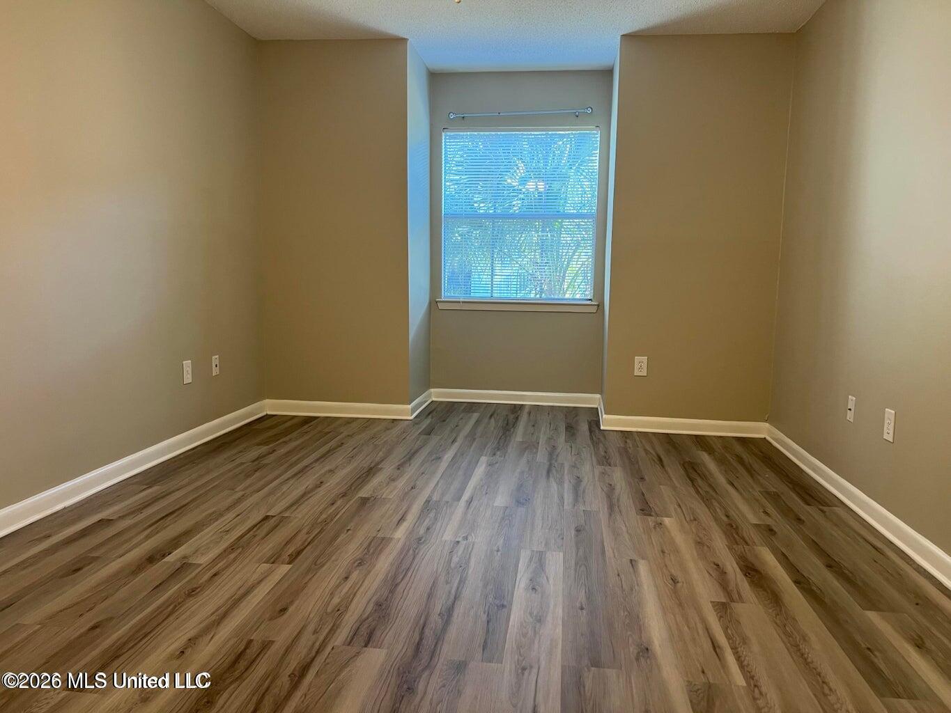 550 Post Road, Unit 607 Ridgeland, MS 39157 - Photo 12 of 28 pc 607 bedroom