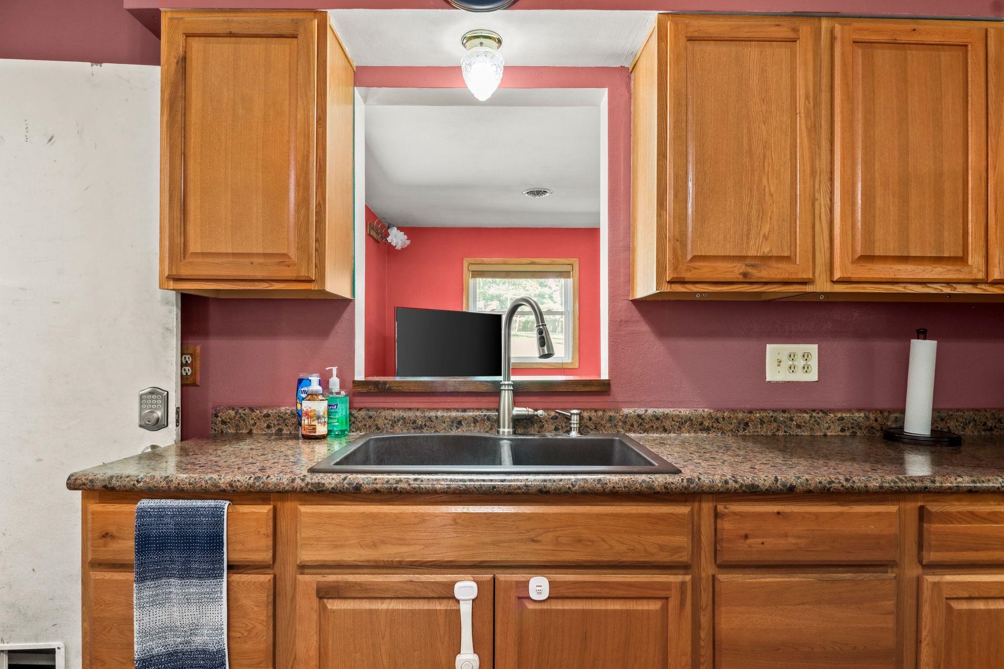 4990 Bultman Road Madison, WI 53704 - Photo 10 of 41