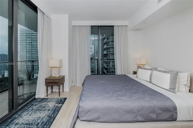 $6,500 | 1300 South Miami Avenue, Unit 2210, Miami, FL 33130