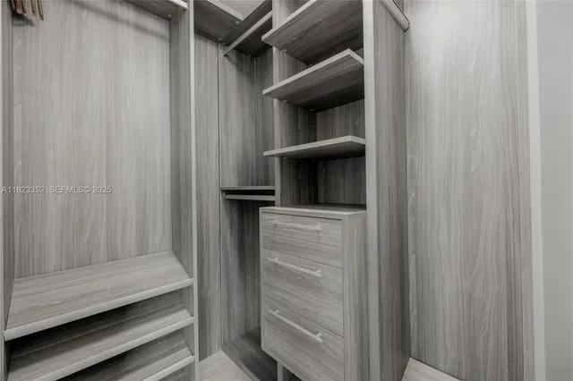 $6,500 | 1300 South Miami Avenue, Unit 2210, Miami, FL 33130