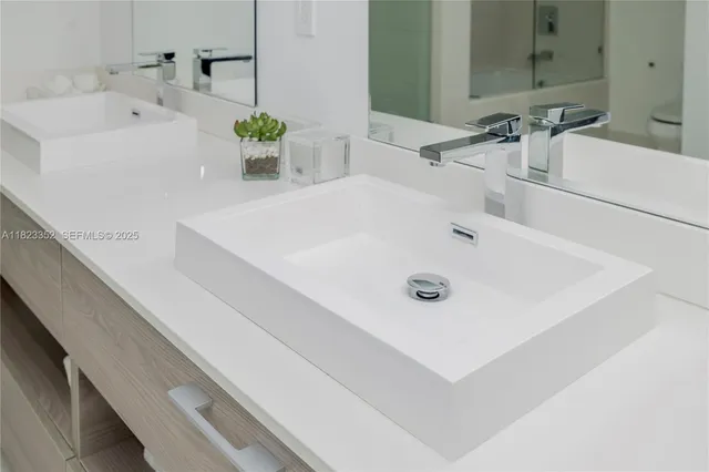 $6,500 | 1300 South Miami Avenue, Unit 2210, Miami, FL 33130