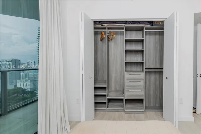 $6,500 | 1300 South Miami Avenue, Unit 2210, Miami, FL 33130