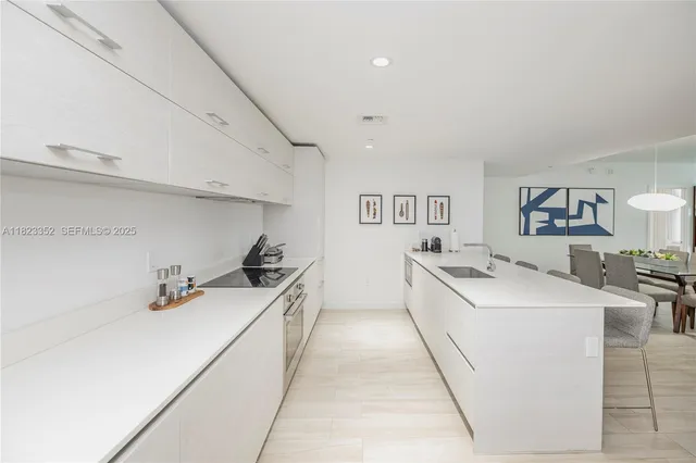 $6,500 | 1300 South Miami Avenue, Unit 2210, Miami, FL 33130