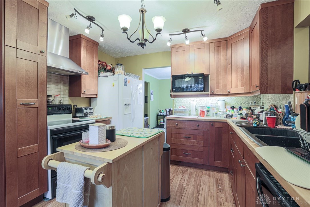 6457 Lost Road Springfield, OH 45504 - Photo 10 of 31