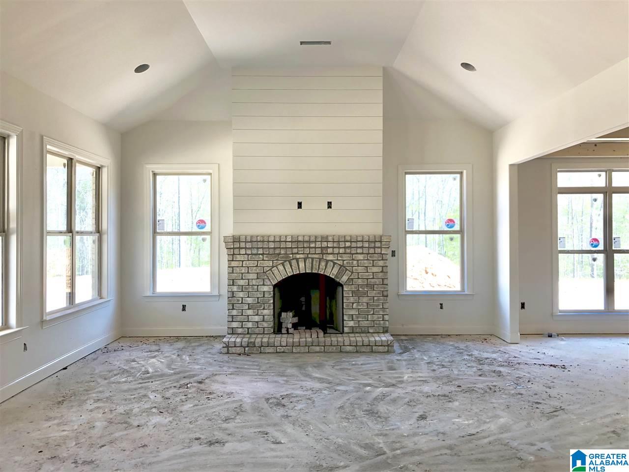 204 Ambergate Circle Pelham, AL 35124 - Photo 4 of 7