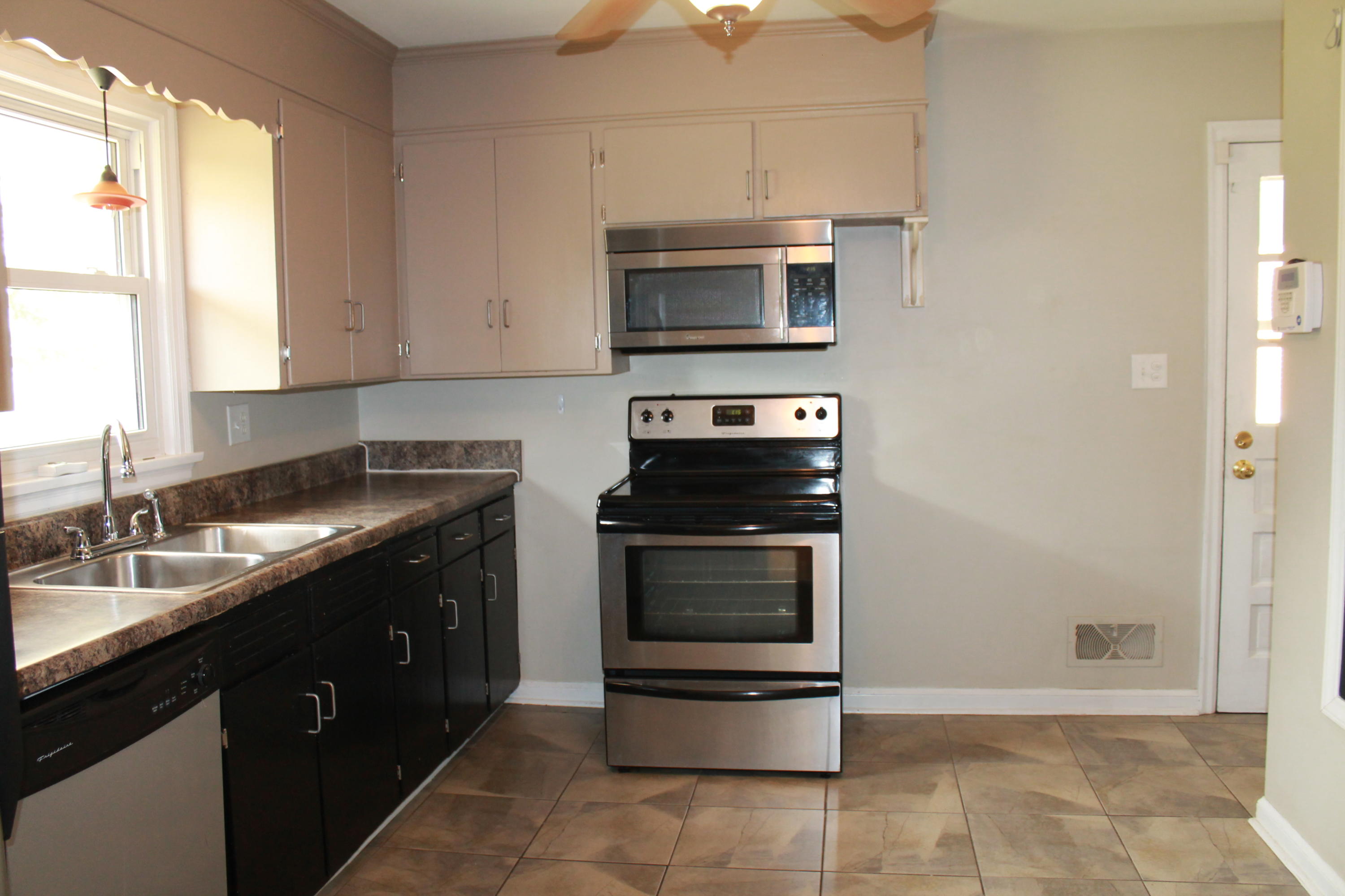2635 Northcross Road Roanoke, VA 24018 - Photo 16 of 53 IMG_7051